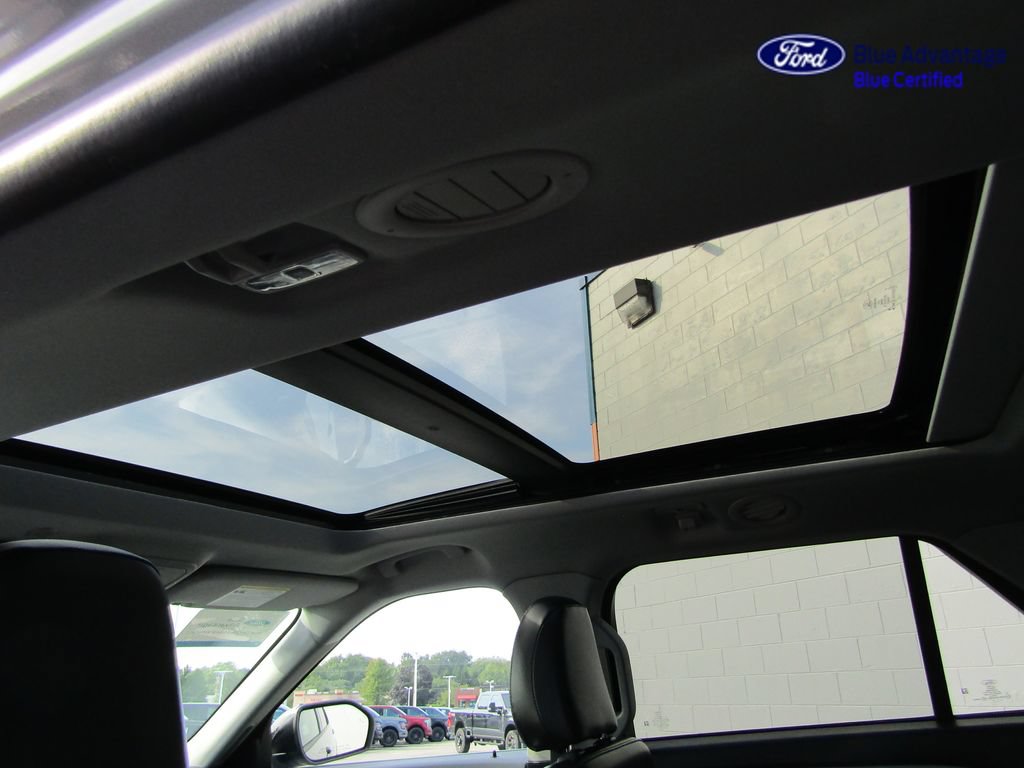 Certified 2024 Ford Explorer XLT w/ Equipment Group 202A AWD/4WD image 5