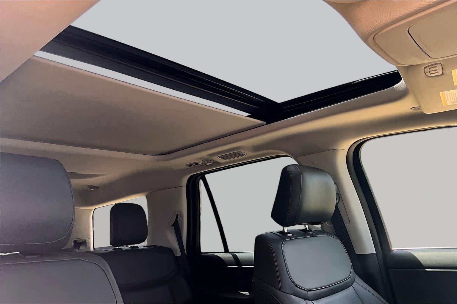 Certified 2025 Ford Expedition Active AWD/4WD image 14