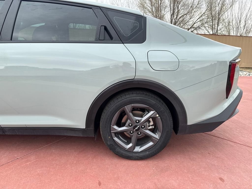 Used 2025 Kia K4 LXS image 27