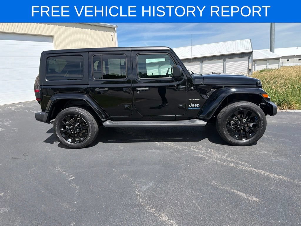 Used 2023 Jeep Wrangler Unlimited Sahara AWD/4WD image 3