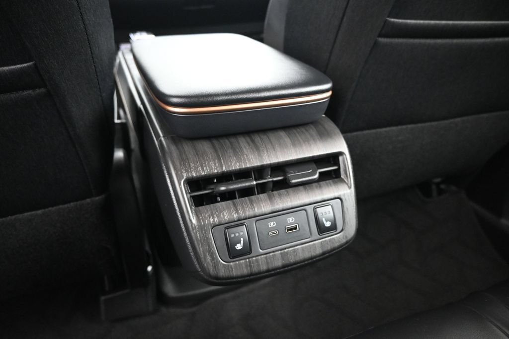 Used 2024 Nissan Ariya AWD image 20