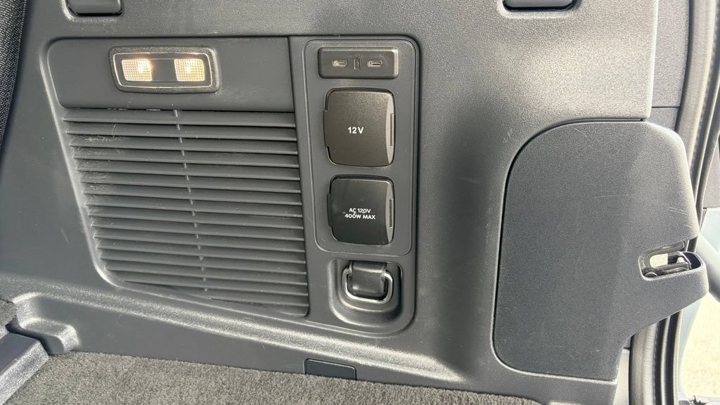 Certified 2025 Ford Expedition Active AWD/4WD image 28