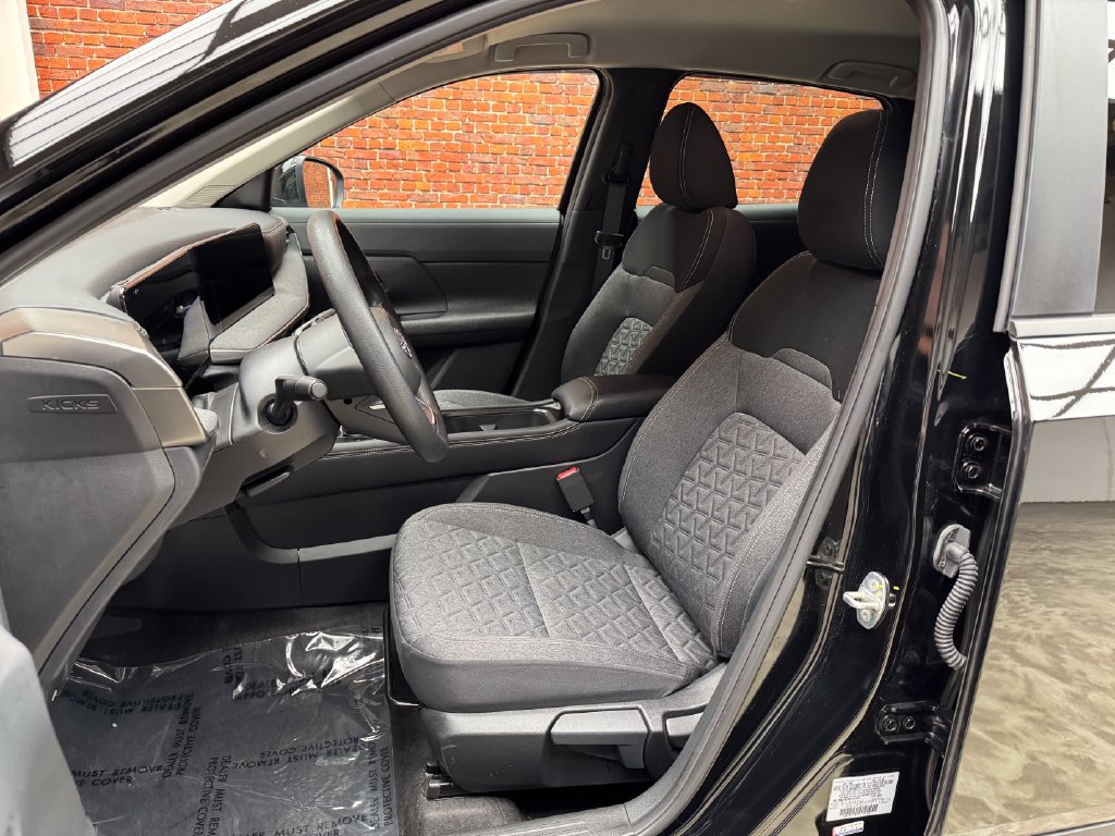 Used 2025 Nissan Kicks SV AWD/4WD image 21
