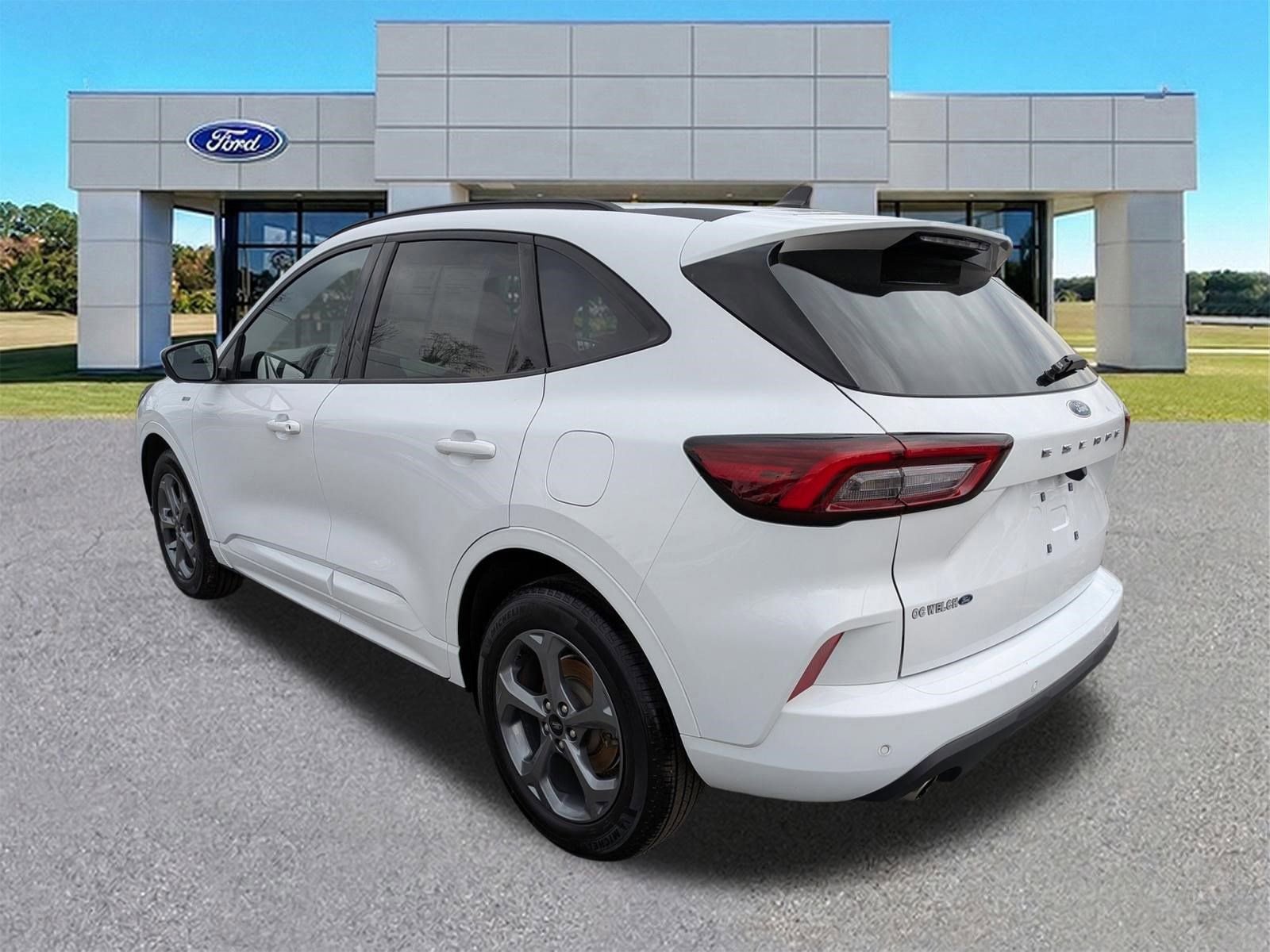 Certified 2023 Ford Escape ST-Line Select w/ Tech Pack #2 image 3