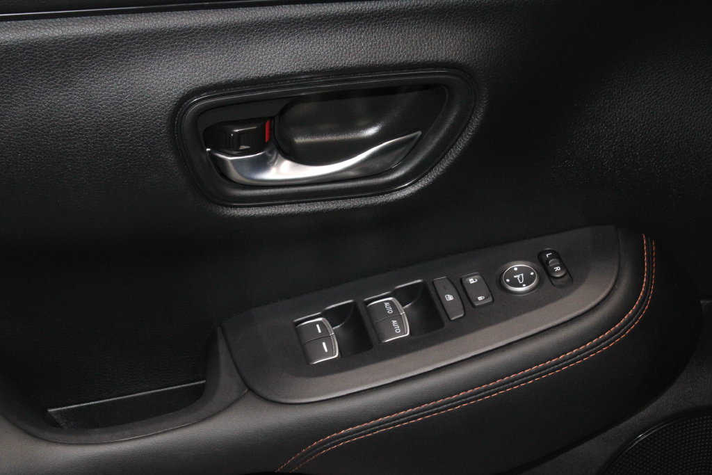 Used 2025 Honda HR-V Sport image 22