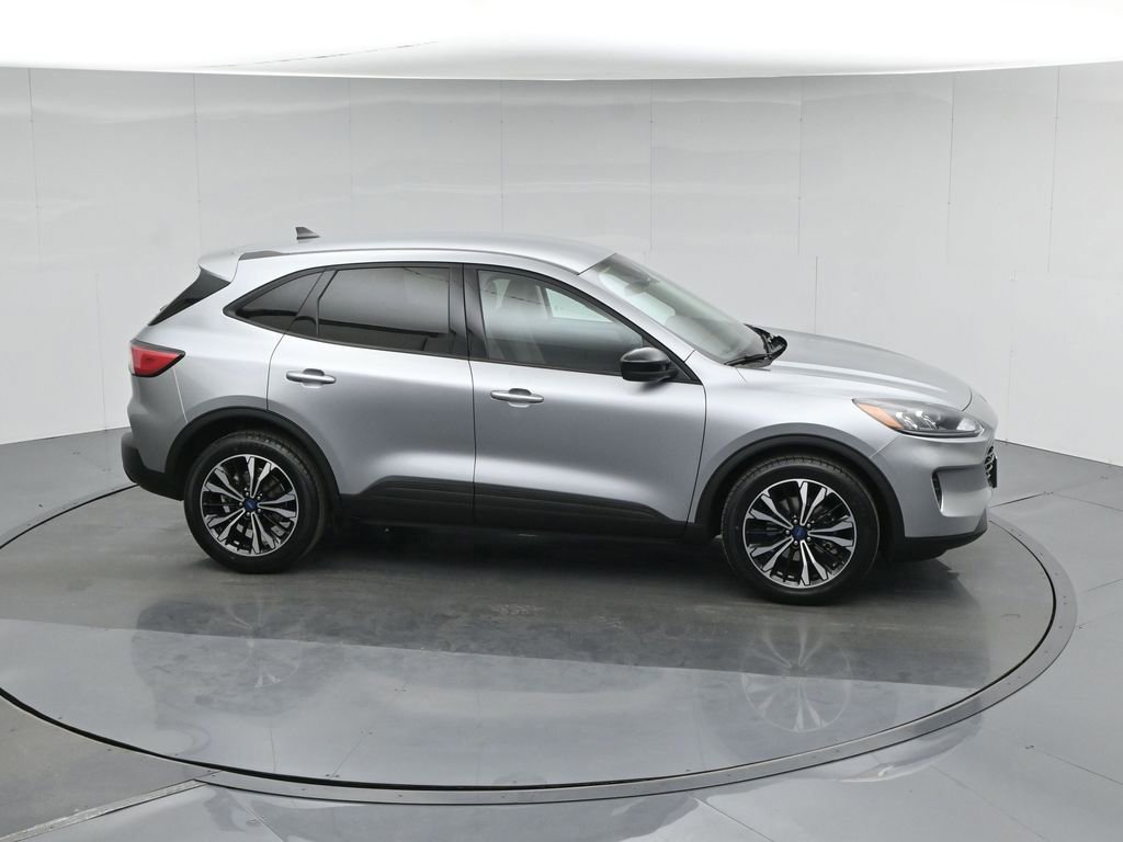 Certified 2022 Ford Escape SE w/ SE Sport Appearance Package image 10