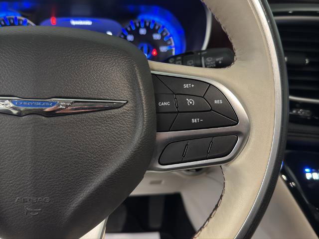 Used 2019 Chrysler Pacifica Limited image 25