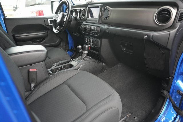 Used 2021 Jeep Gladiator Willys image 17