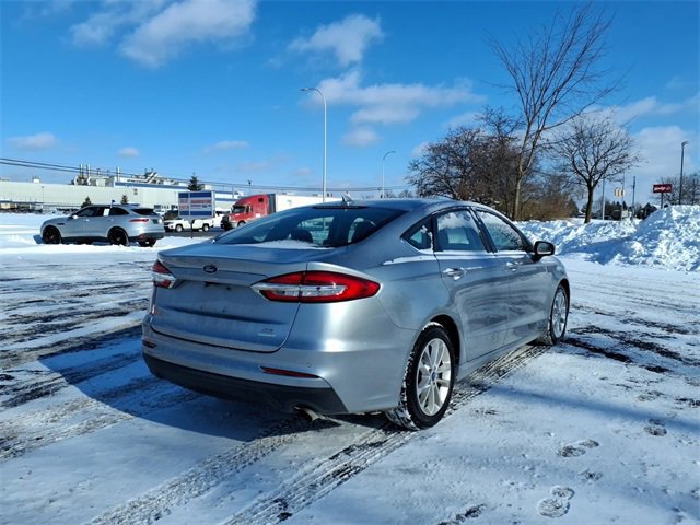 Certified 2020 Ford Fusion SE image 4