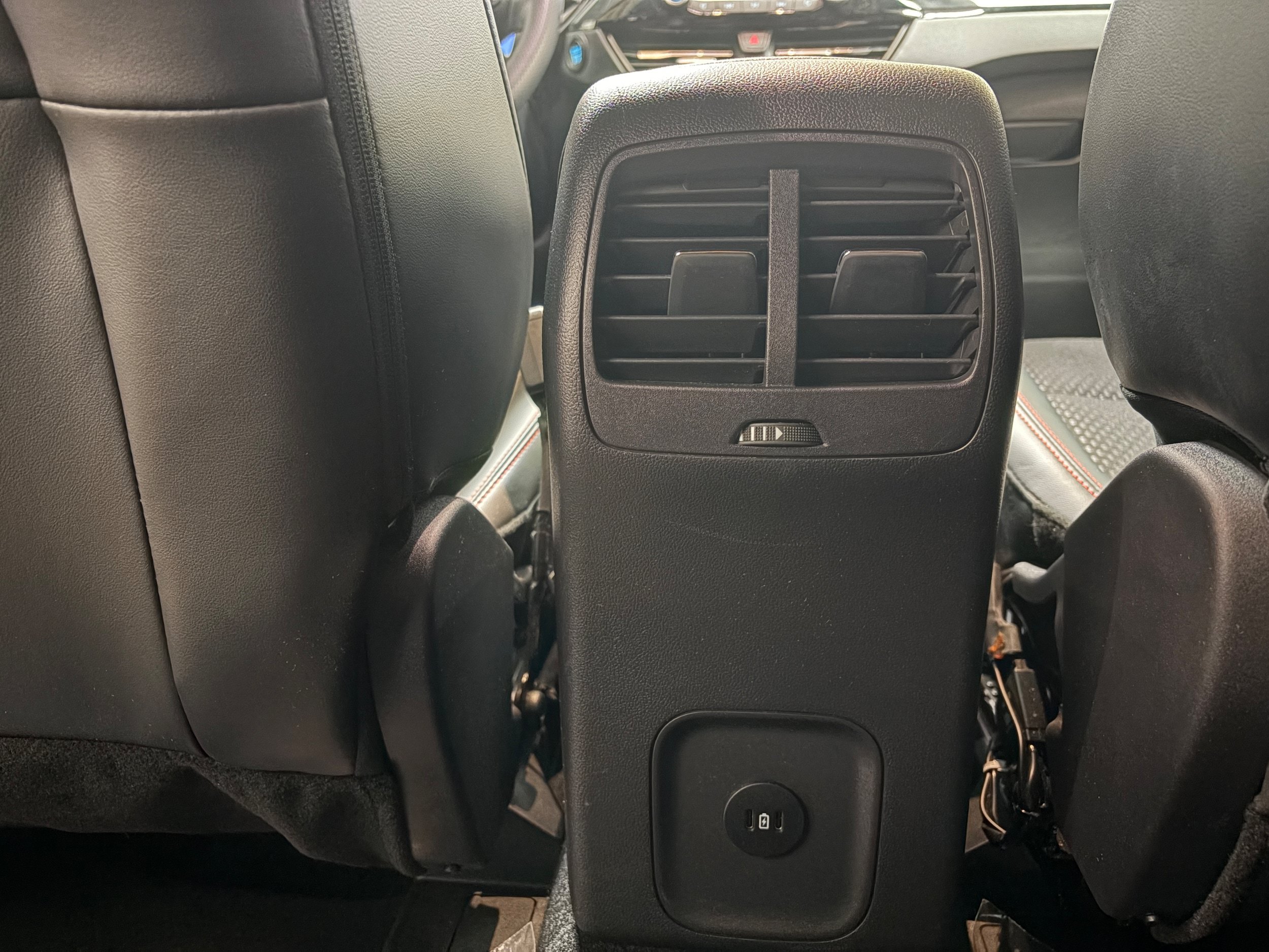 Certified 2025 Ford Escape ST-Line Select AWD/4WD image 12