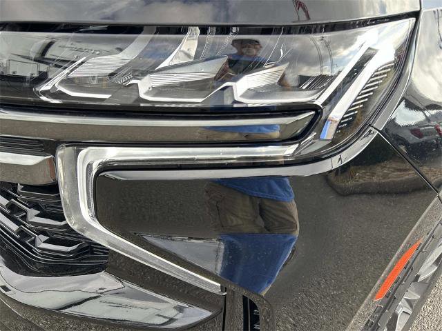 Used 2022 Chevrolet Suburban Z71 image 10