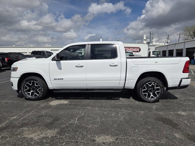 Used 2025 RAM 1500 Laramie w/ Sport Appearance Package AWD/4WD image 4