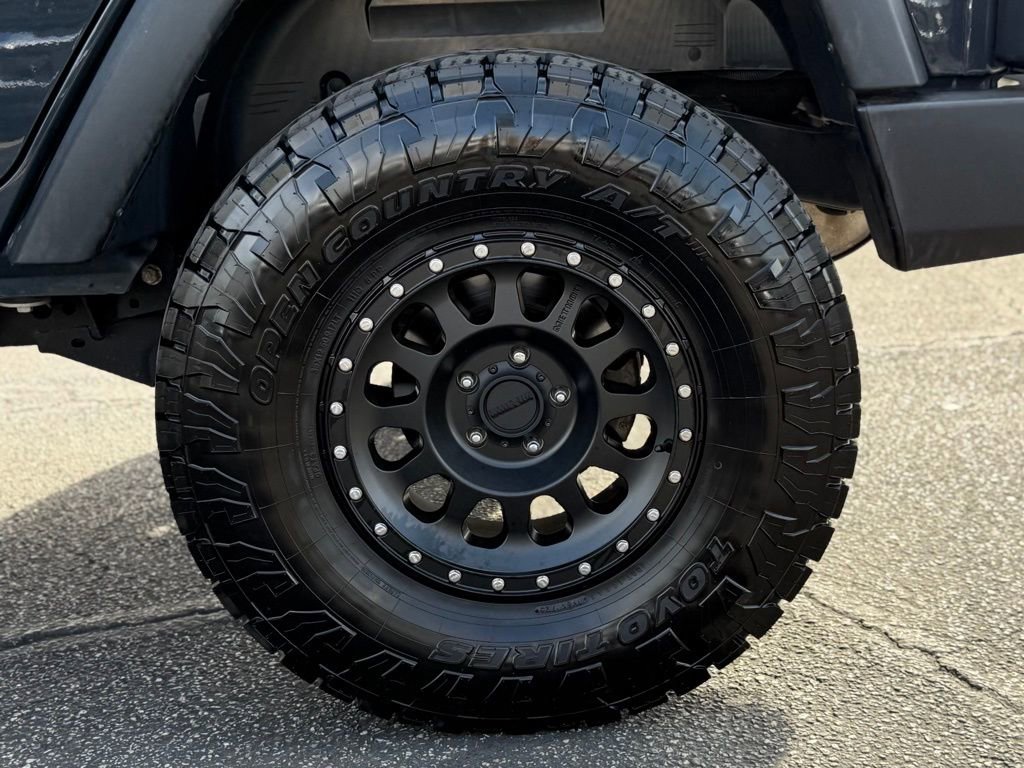 Used 2018 Jeep Wrangler Unlimited Rubicon w/ Connectivity Group image 14