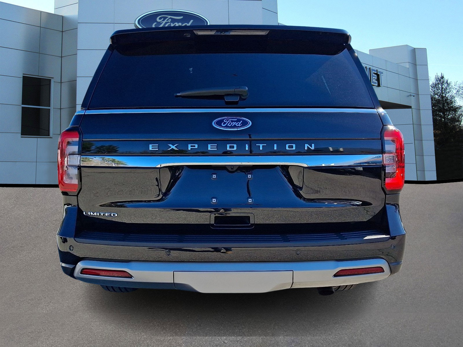 Certified 2024 Ford Expedition Limited image 7