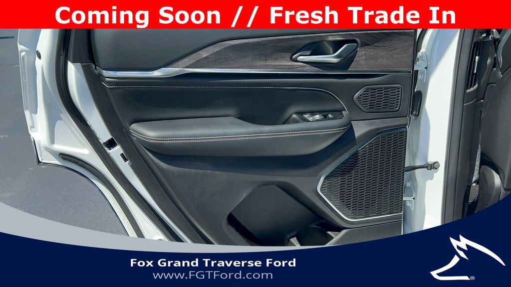 Used 2023 Jeep Grand Cherokee Overland w/ Luxury Tech Group IV AWD/4WD image 34