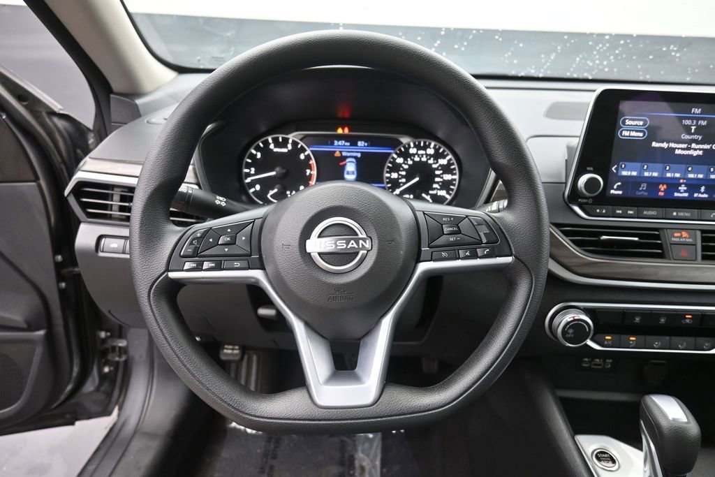 Used 2025 Nissan Altima 2.5 SV FWD image 7