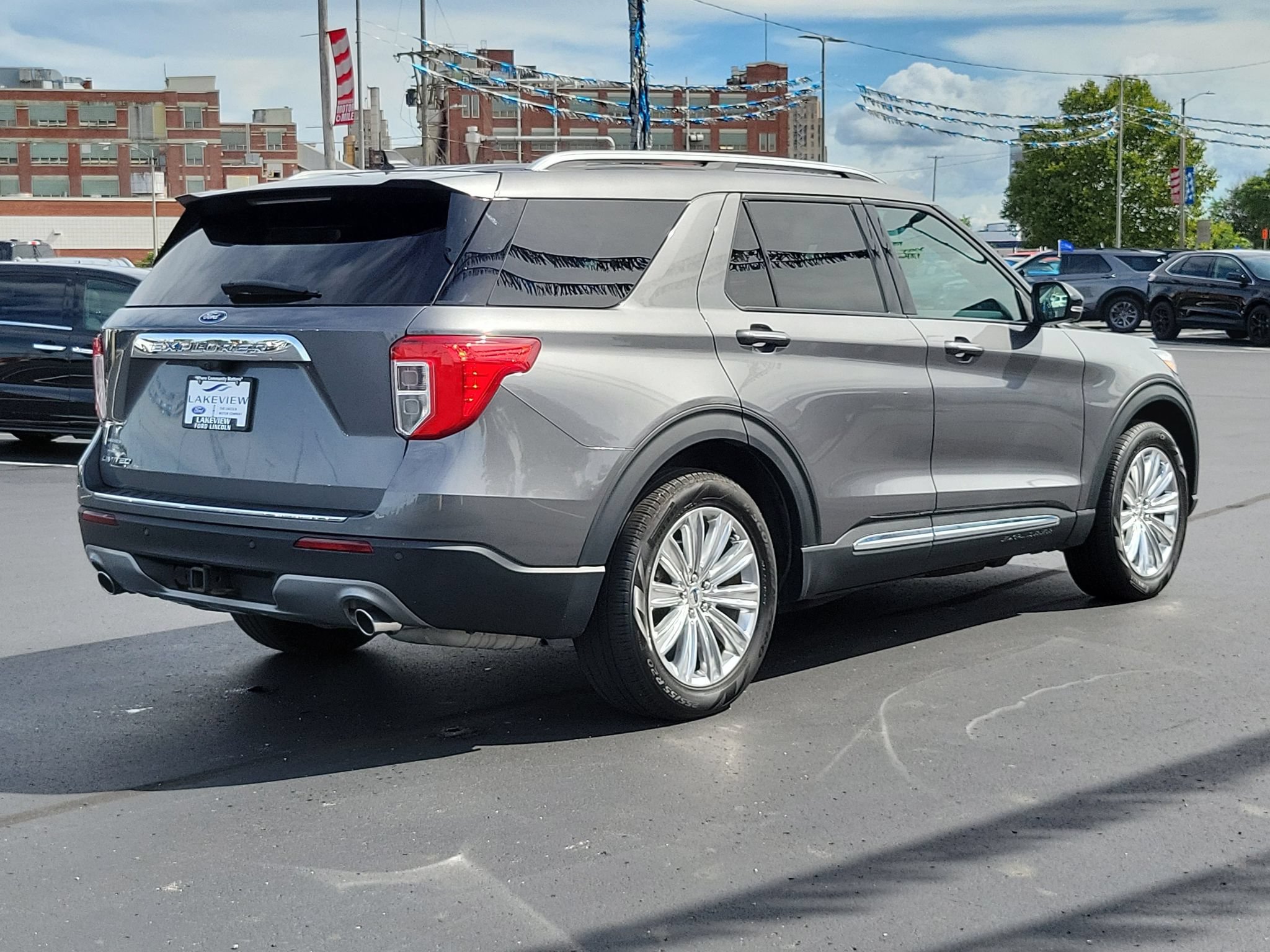 Certified 2023 Ford Explorer Limited w/ Limited Technology Package RWD image 3