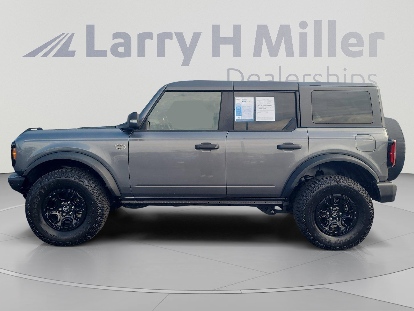 Certified 2024 Ford Bronco Wildtrak AWD/4WD image 2
