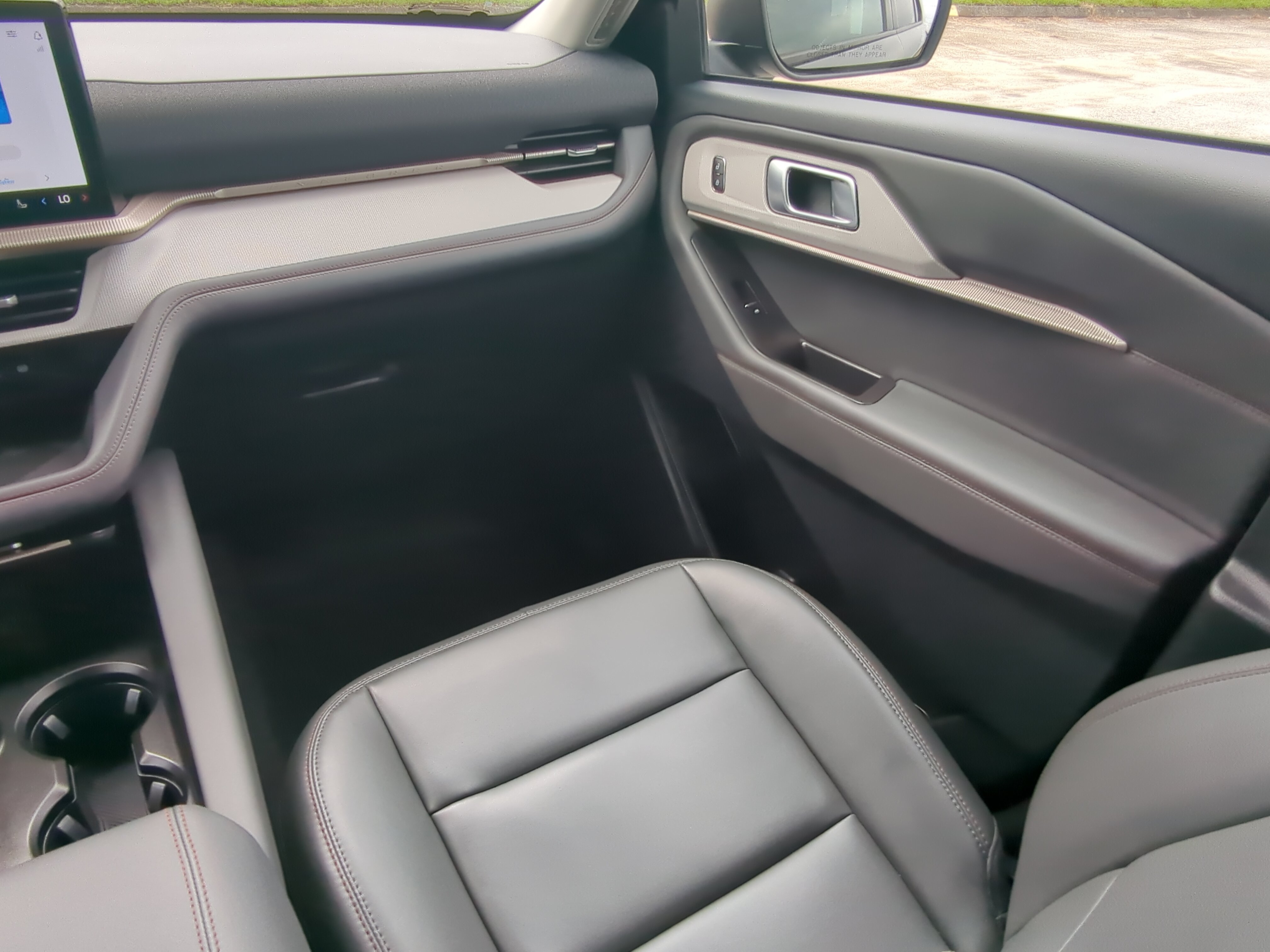 Certified 2025 Ford Explorer Active w/ Active Comfort Package RWD image 15