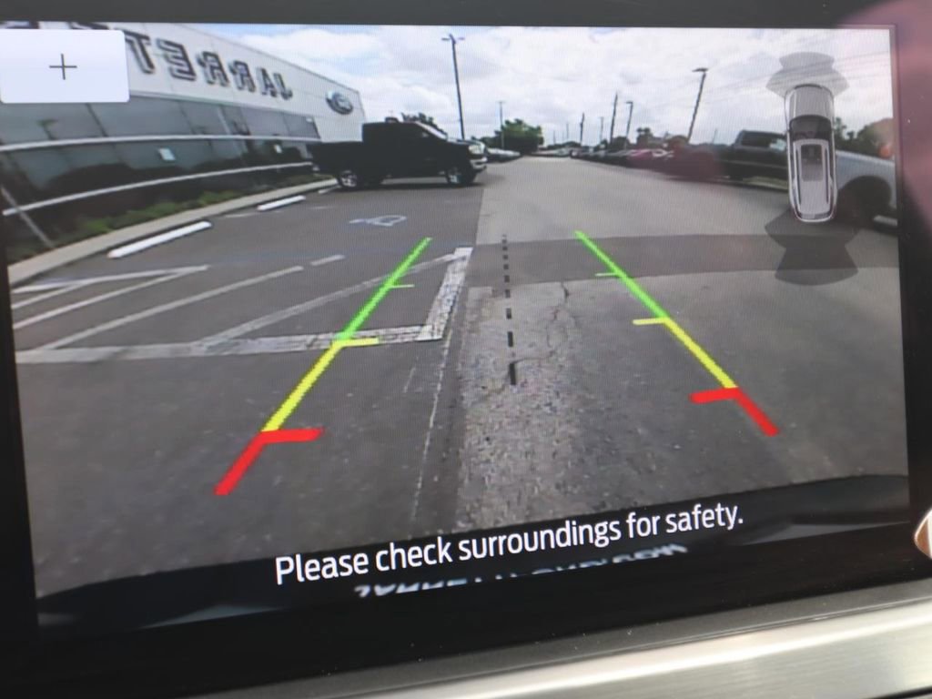 Certified 2022 Ford Escape Titanium image 9