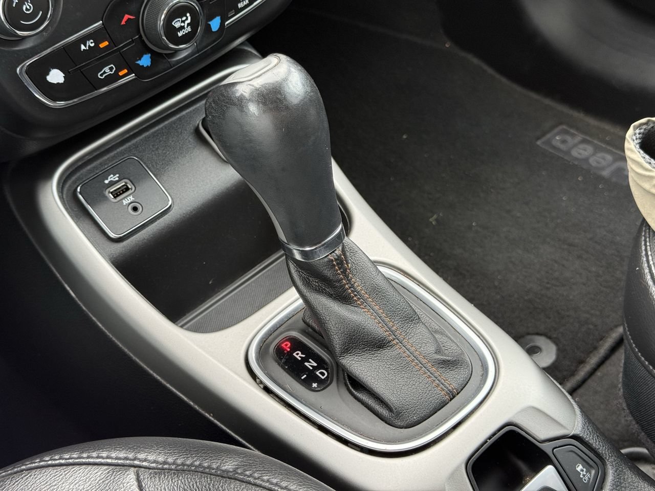 Used 2018 Jeep Compass Latitude w/ Popular Equipment Group FWD image 21
