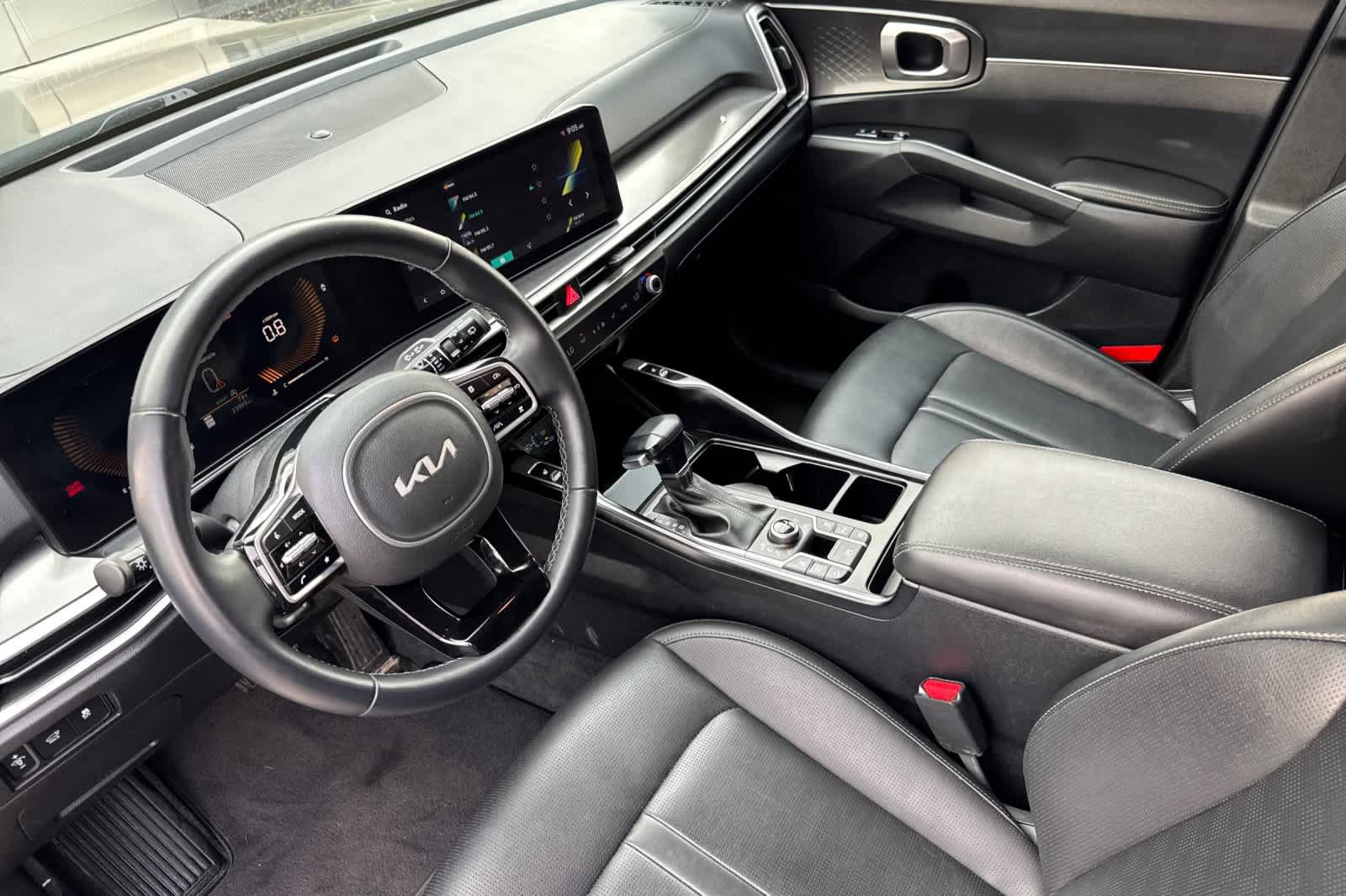Used 2025 Kia Sorento EX AWD/4WD image 11