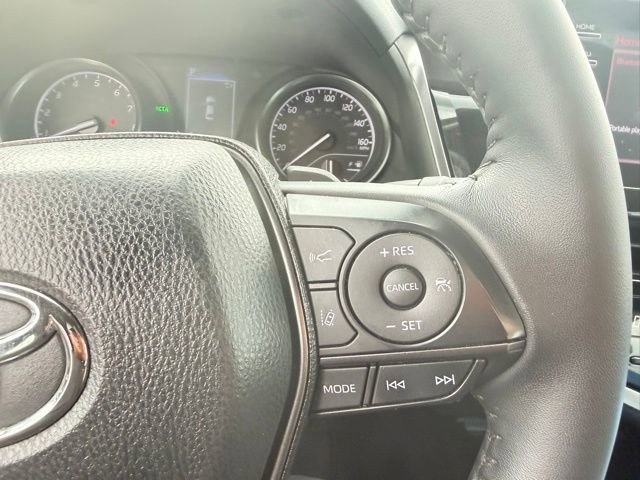Used 2024 Toyota Camry SE w/ Convenience Package image 18
