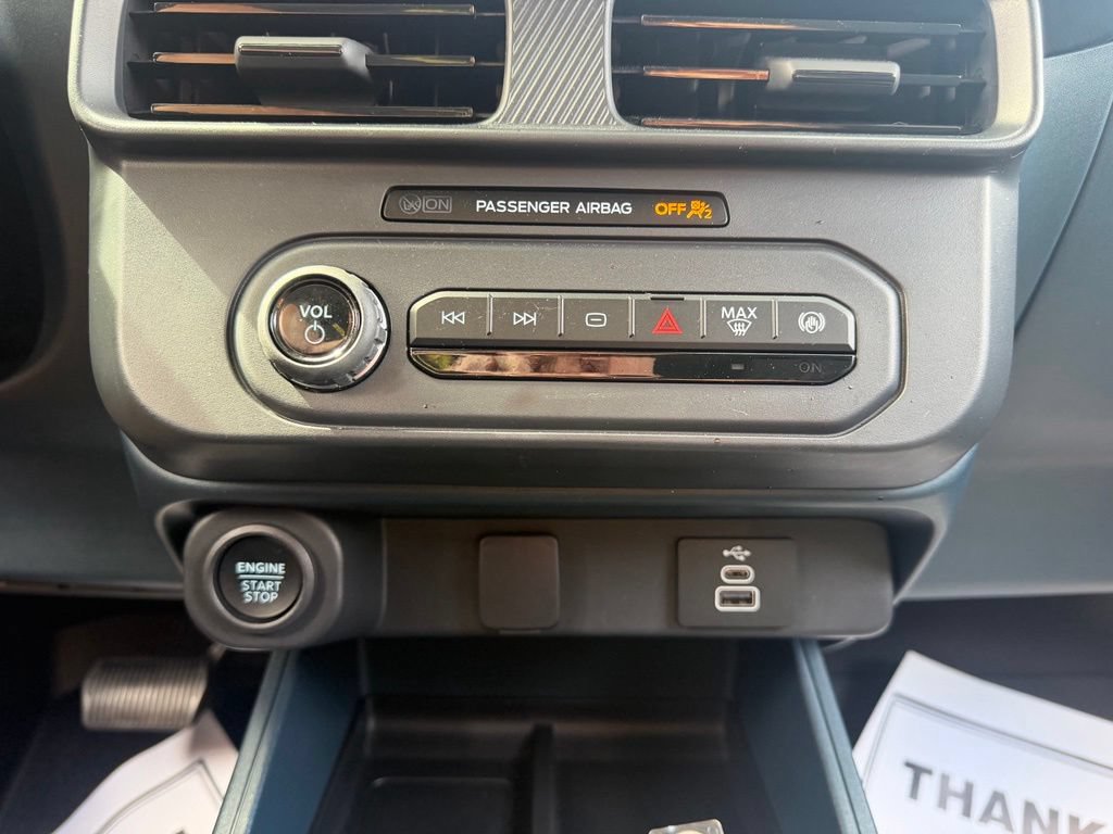 Certified 2025 Ford Maverick XLT w/ Black Appearance Package AWD/4WD image 19