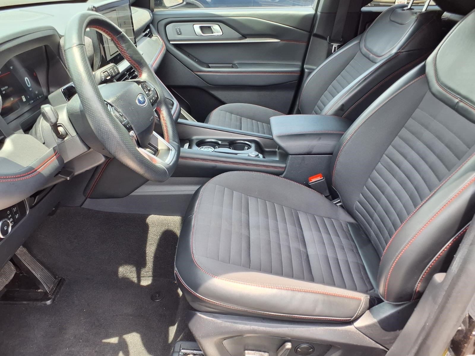 Certified 2025 Ford Explorer ST-Line w/ ST-Line Street Pack AWD/4WD image 14