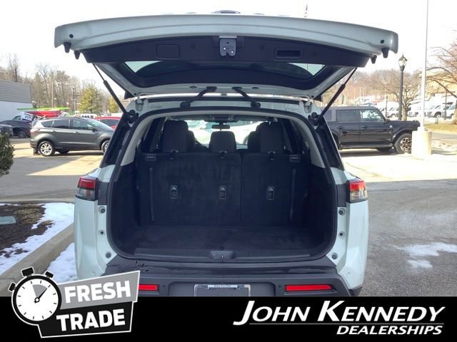 Used 2023 Nissan Pathfinder S image 32