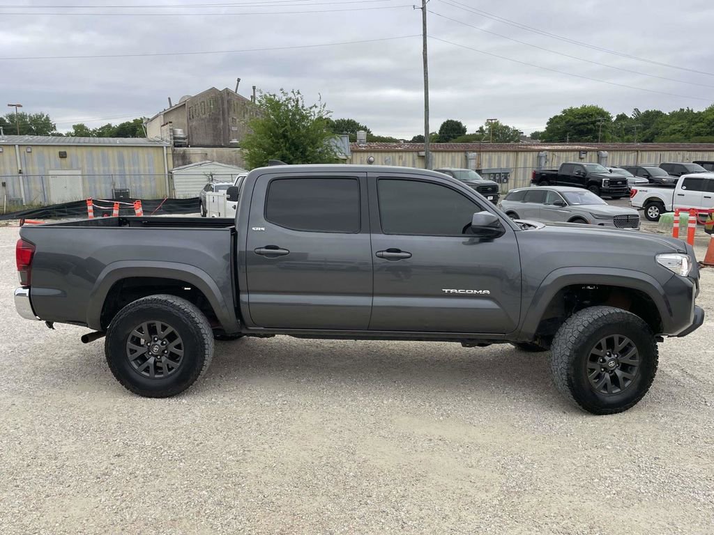Used 2023 Toyota Tacoma SR5 AWD/4WD image 2
