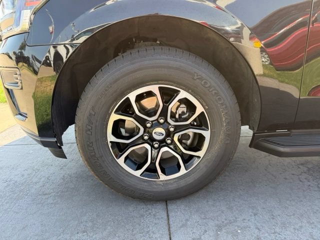 Certified 2024 Ford Expedition XLT RWD image 4
