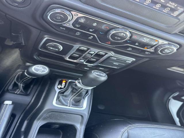 Used 2019 Jeep Wrangler Unlimited Sahara w/ Cold Weather Group AWD/4WD image 22