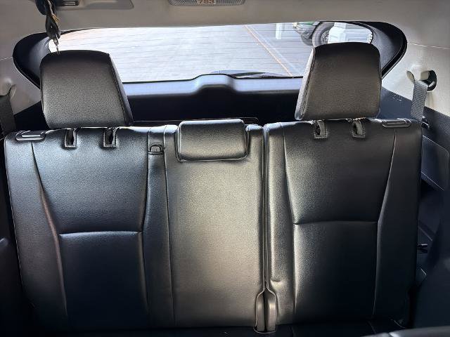 Used 2021 Toyota Highlander XLE AWD/4WD image 39