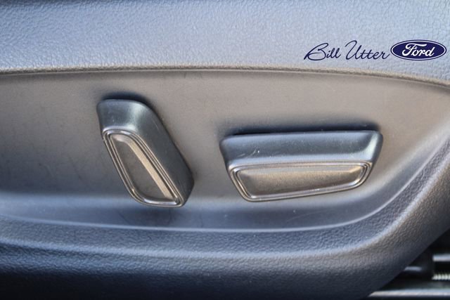 Used 2019 Toyota Camry XSE image 12