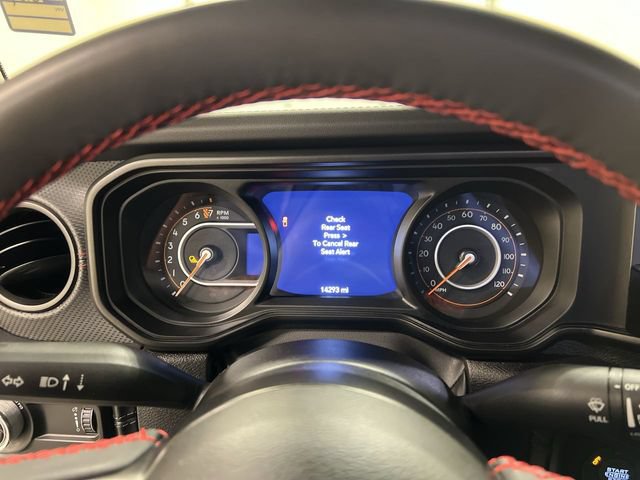 Used 2024 Jeep Gladiator Rubicon w/ Technology Group AWD/4WD image 16