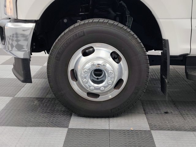 Certified 2022 Ford F350 Lariat w/ Lariat Value Package AWD/4WD image 9