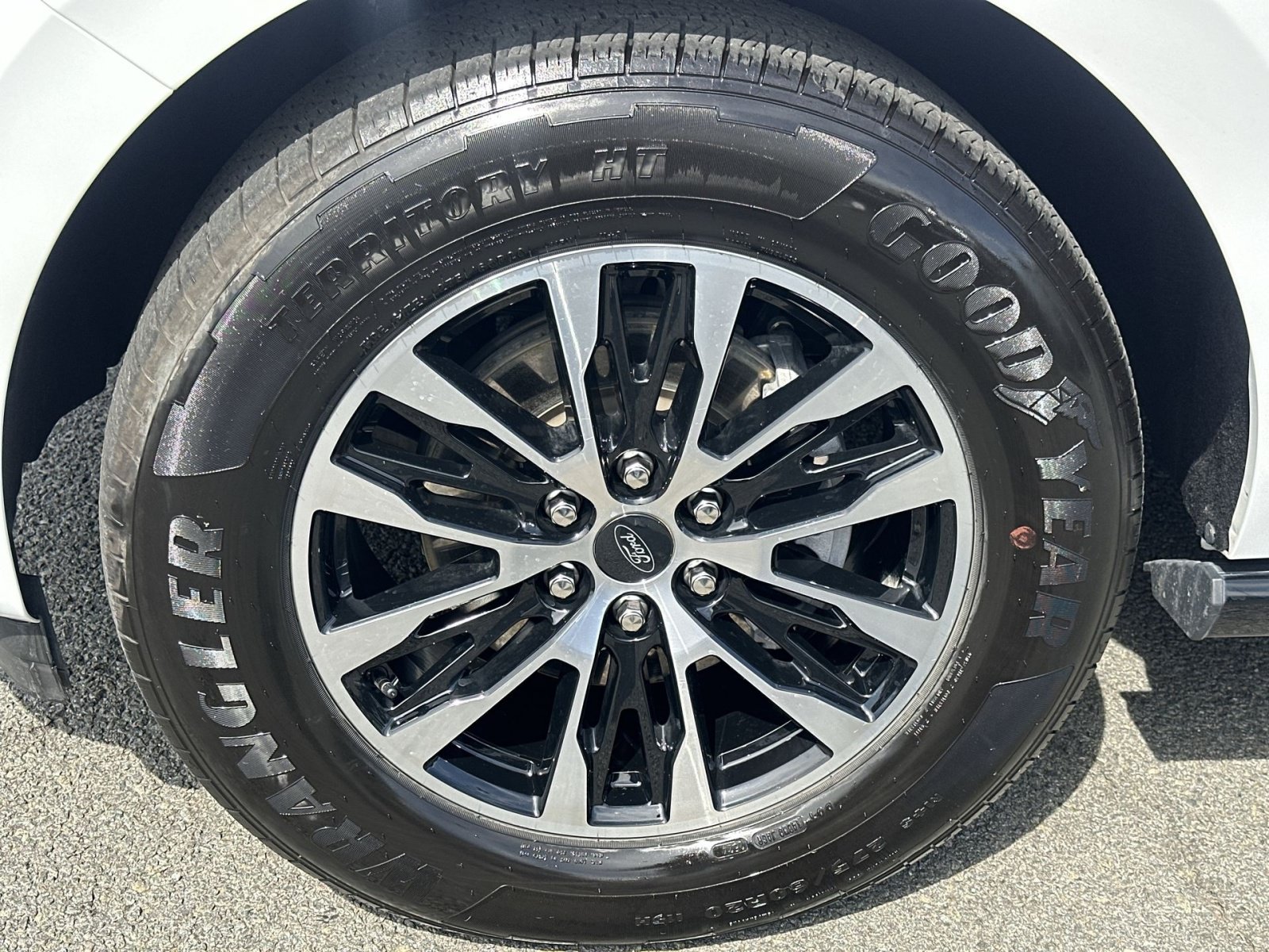 Certified 2025 Ford Expedition Platinum AWD/4WD image 13