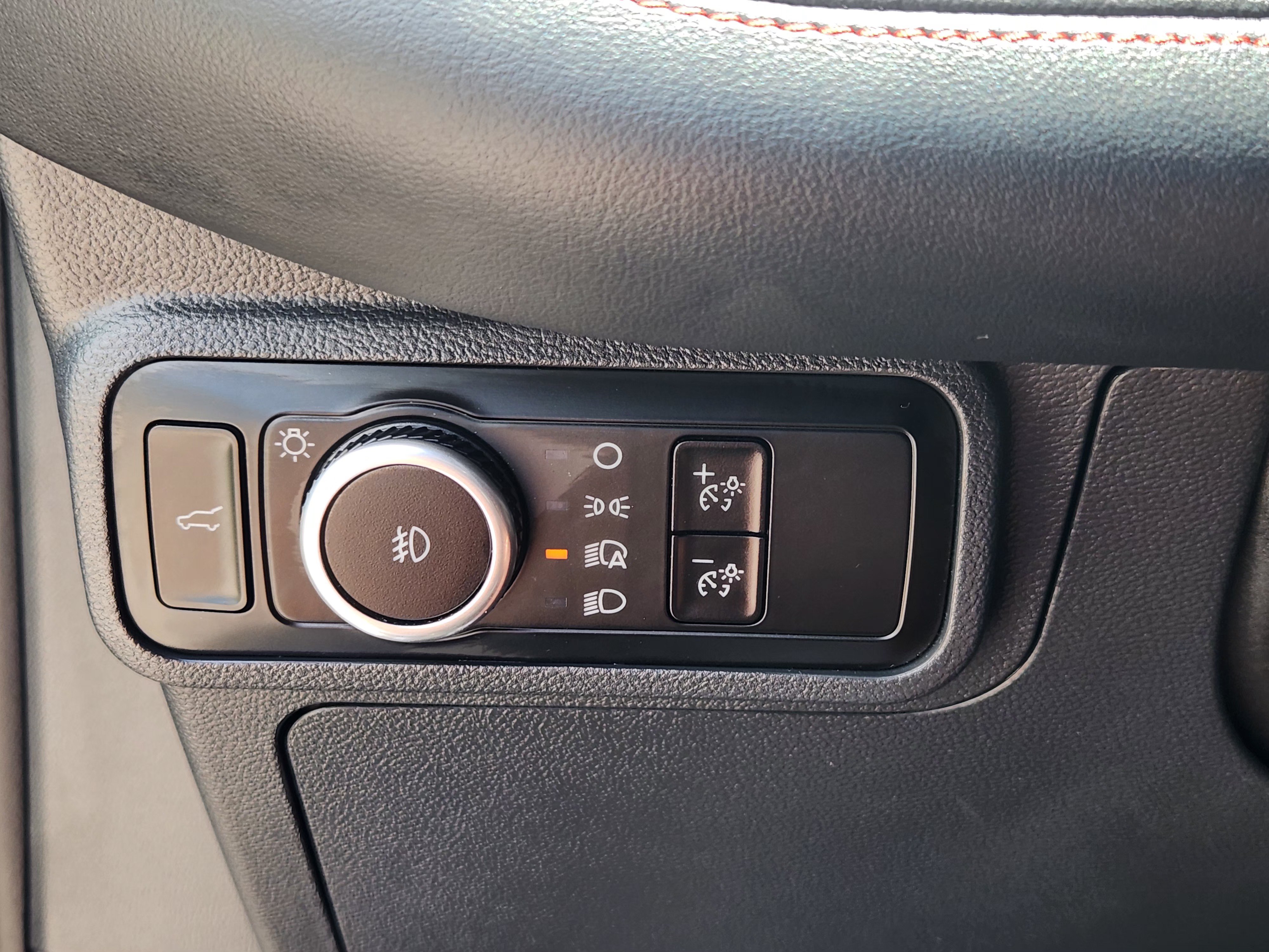 Certified 2025 Ford Explorer ST-Line AWD/4WD image 23