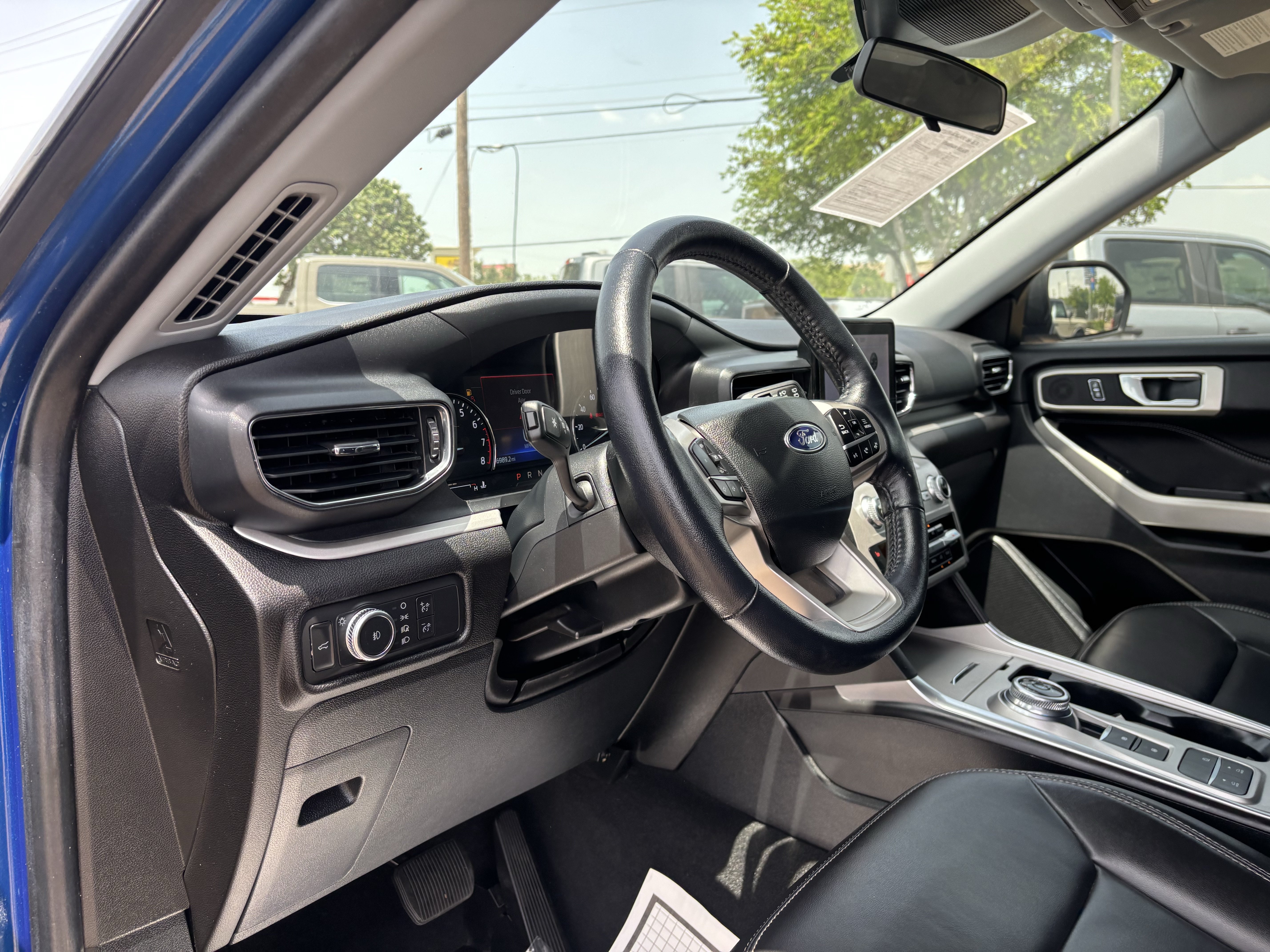 Certified 2022 Ford Explorer XLT w/ Equipment Group 202A RWD image 13