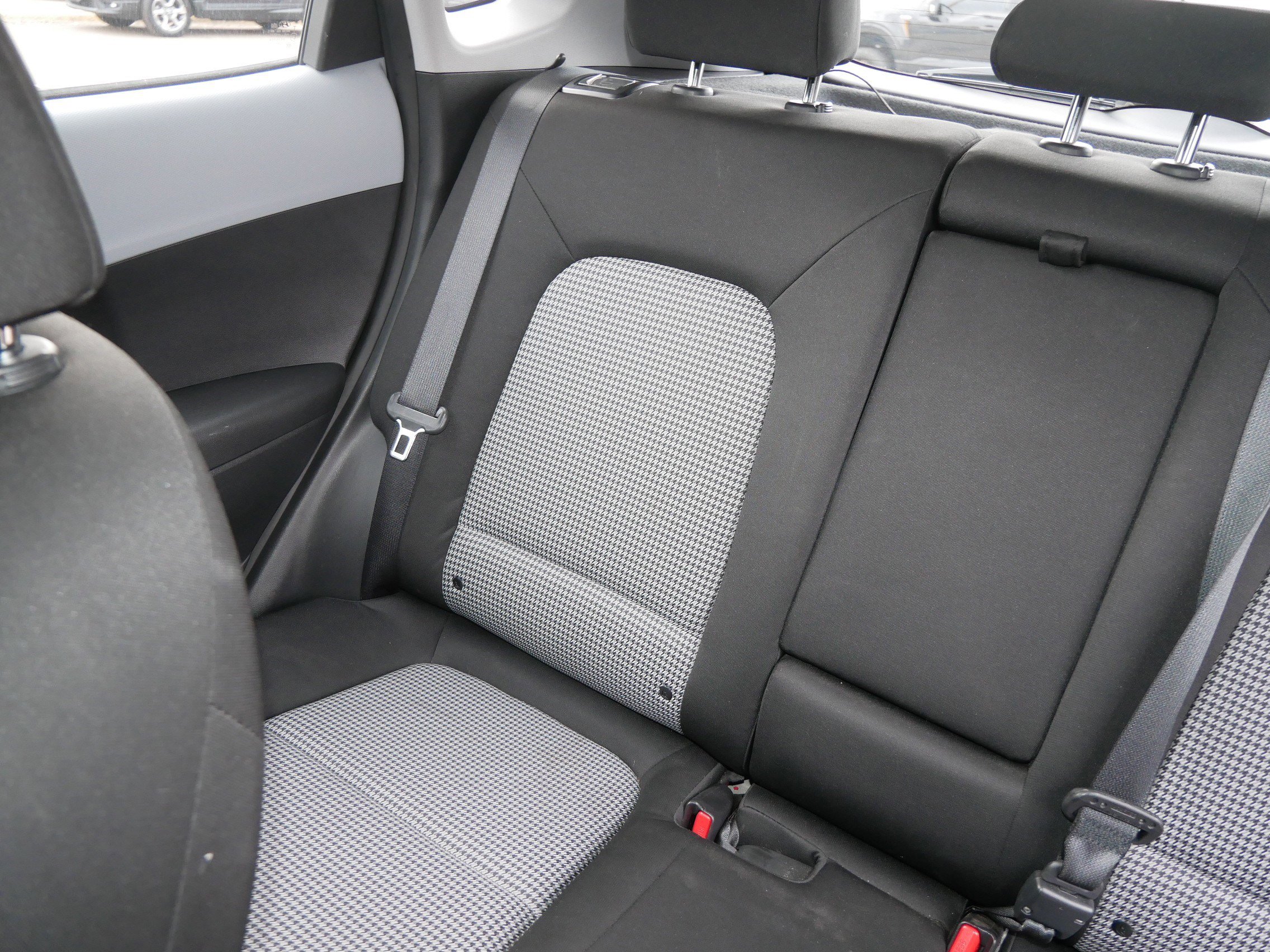 Used 2021 Hyundai Kona SE image 12