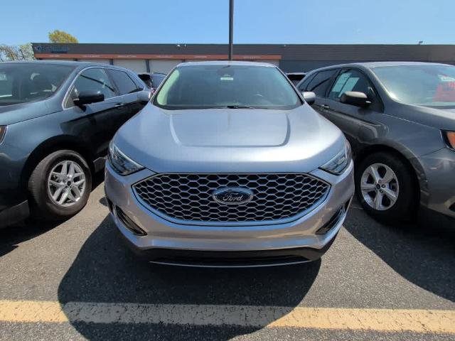 Certified 2024 Ford Edge SEL w/ Convenience Package AWD/4WD image 2