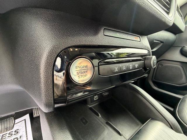 Certified 2025 Ford Escape Platinum AWD/4WD image 32