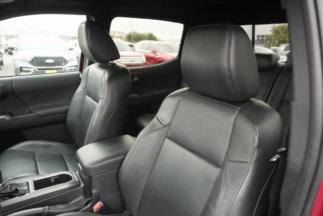 Used 2021 Toyota Tacoma TRD Off-Road image 10