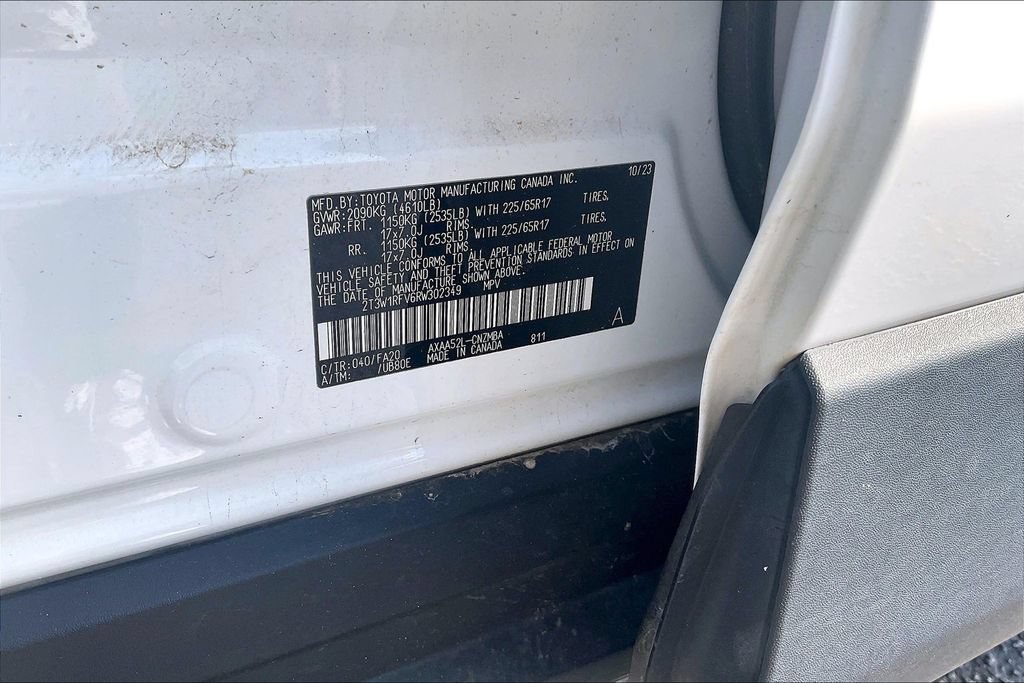 Used 2024 Toyota RAV4 XLE FWD image 35