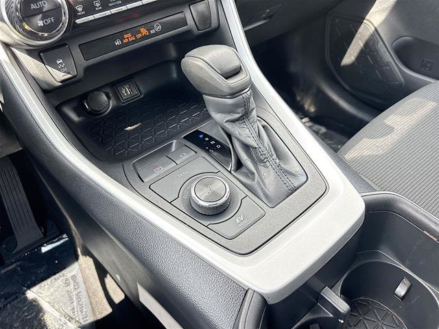 Used 2024 Toyota RAV4 LE AWD/4WD image 18