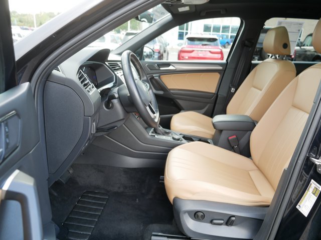 Used 2024 Volkswagen Tiguan SE AWD/4WD image 12