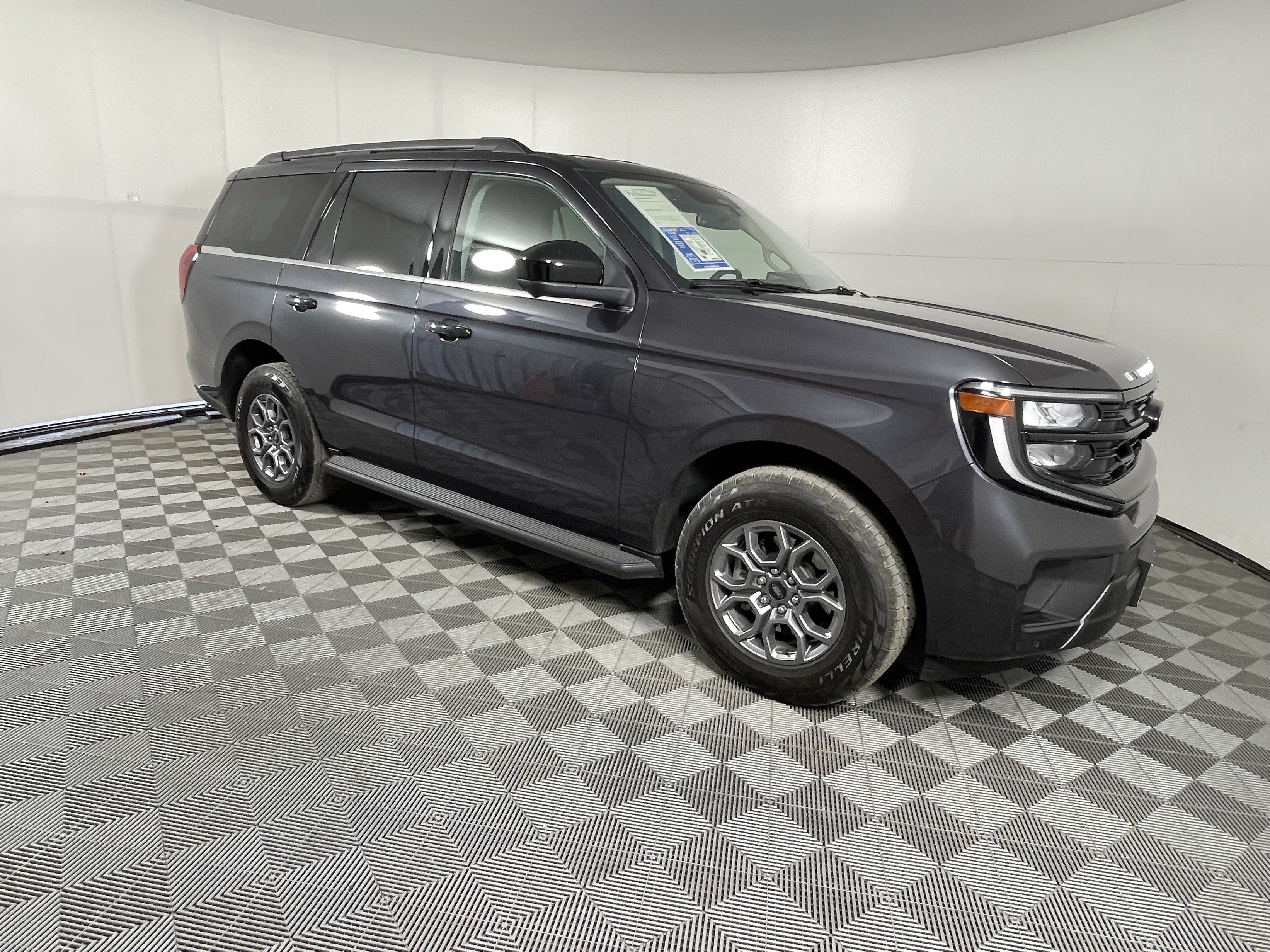Certified 2025 Ford Expedition Active AWD/4WD image 7