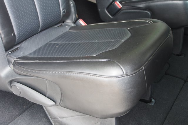 Used 2024 Chrysler Pacifica Touring-L FWD image 15