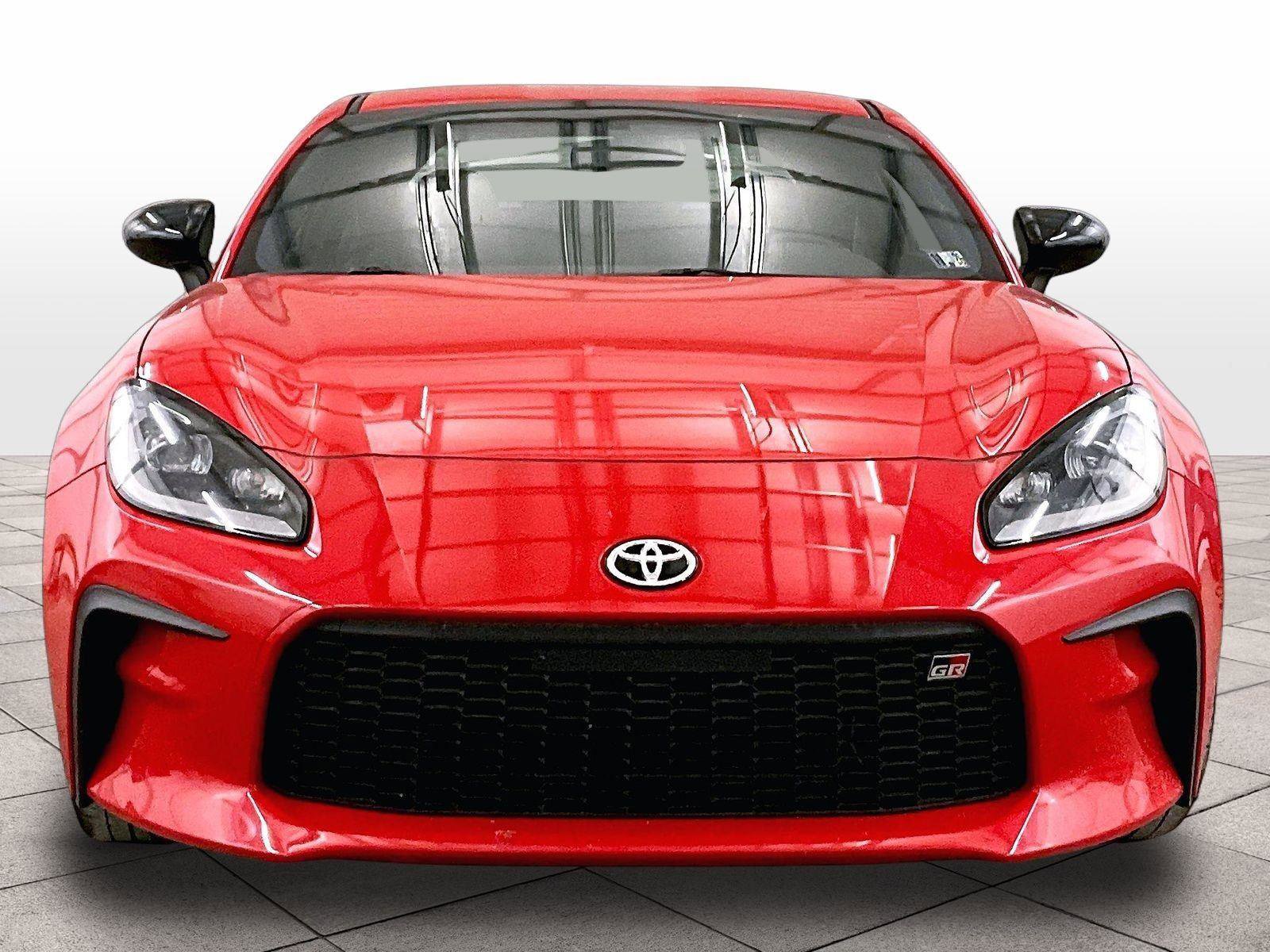 Used 2023 Toyota GR86 w/ ALL Weather Mat Package (TMS) RWD image 3